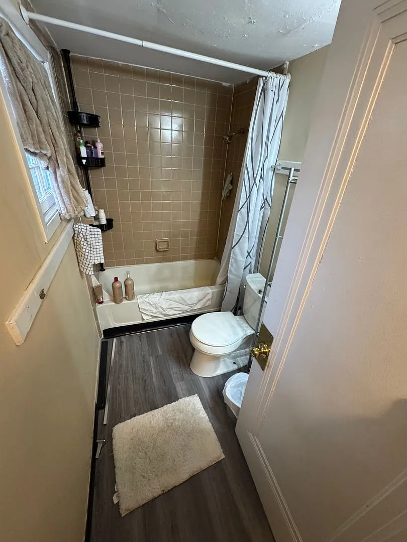 Amazing 3 story house close to north campus and Downtown EL! — Photo 2