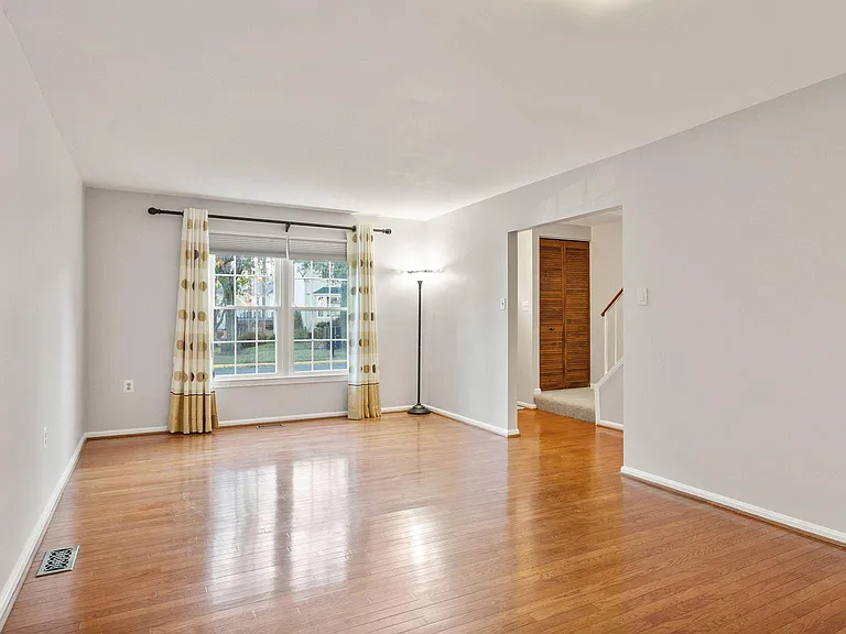 4453 Holly Ave — Photo 8