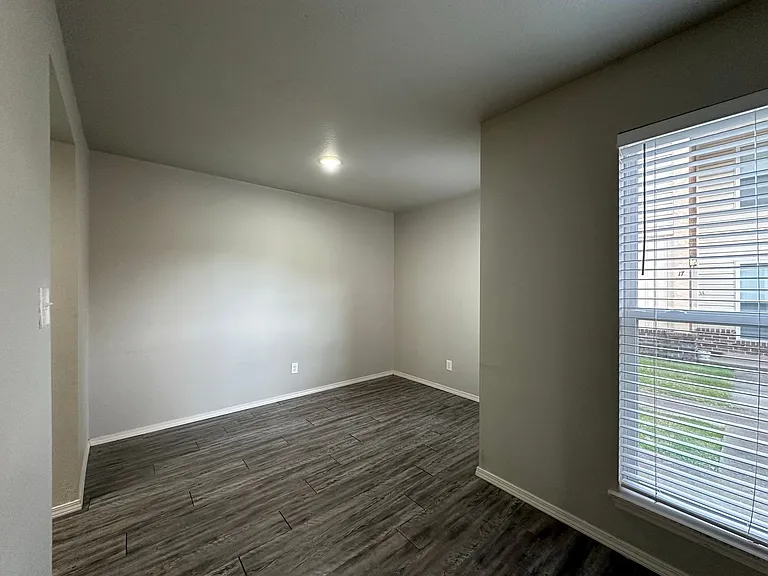 Pavilion Place Apartments — Photo 25