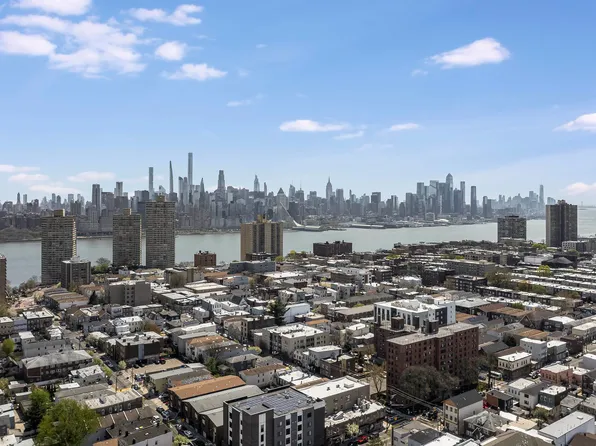 219 72nd St, North Bergen, NJ 07047