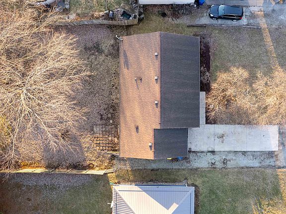 5th image of 1006 E Delphi St