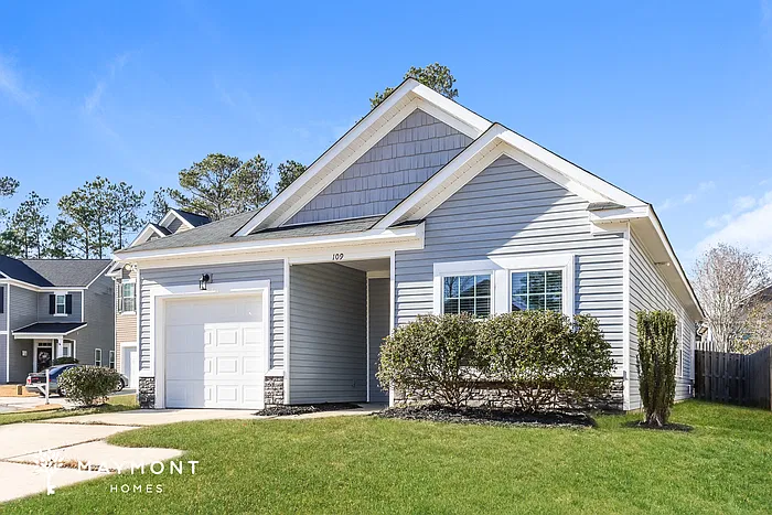 3 bed, 2.0 bath, 1490 sqft, $1,725 — Photo 3