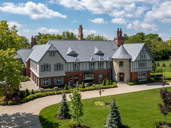 3rd image of 1661 Balmoral Ln