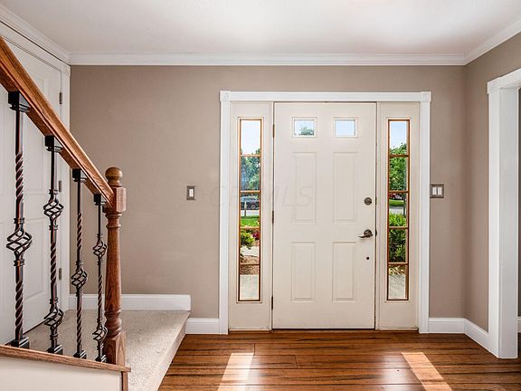 4th image of 281 Barrington Dr