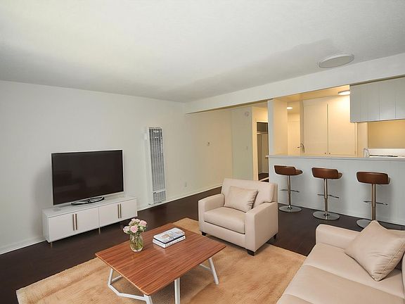 4th image of 7350 Kester Ave APT 228