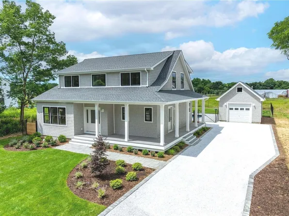 210 Arshamomaque Avenue, Southold, NY 11971