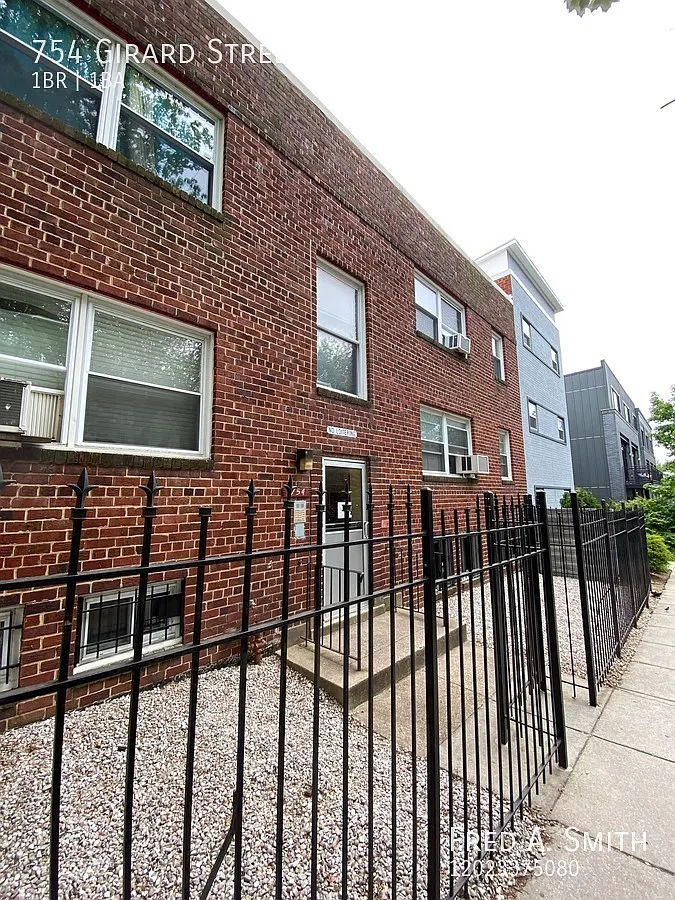 One Bedroom Apartment Near Howard University — Photo 1