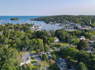 12 High St, Camden, ME 04843