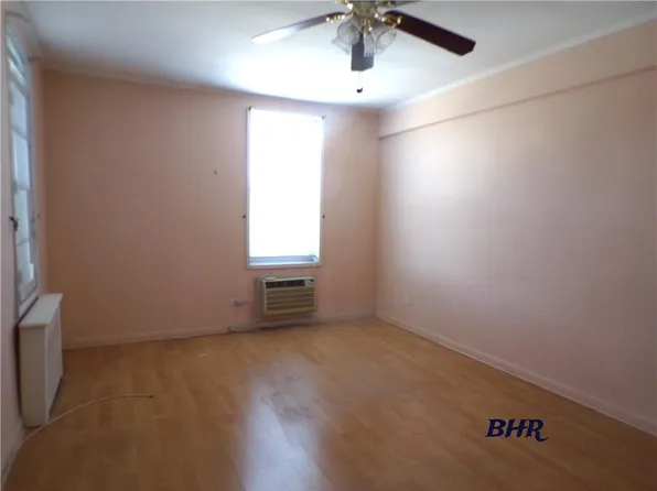 2265 Gerritsen Avenue image 13 of 19