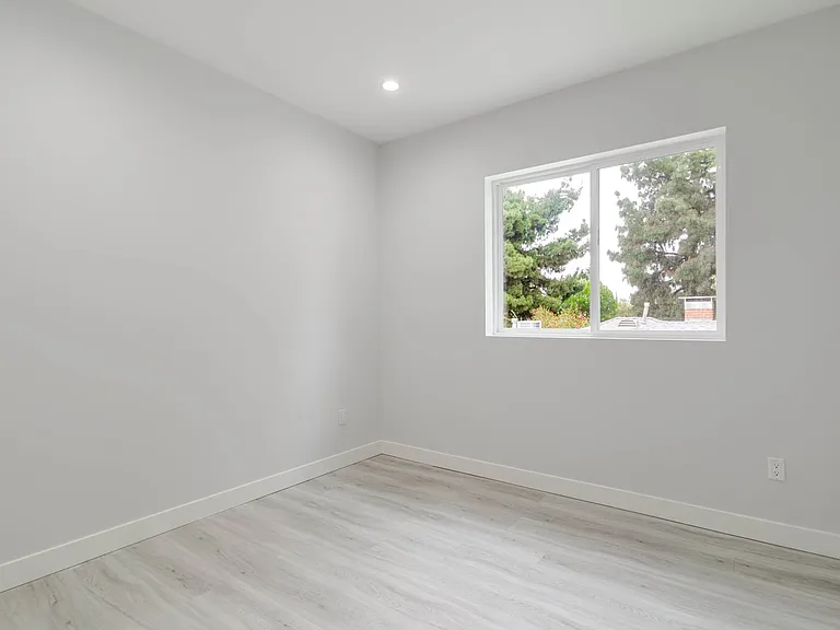 9035 Rathburn Ave #1/2 — Photo 17