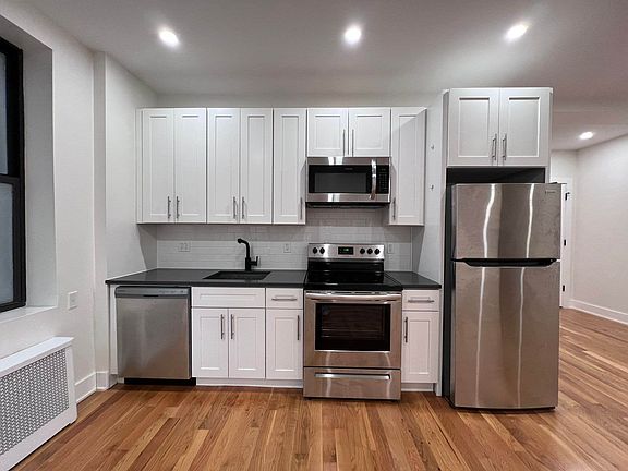 5th image of 3692 Broadway APT 2