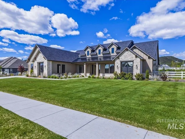 7664 W Diamond Lake Dr, Boise, ID 83714