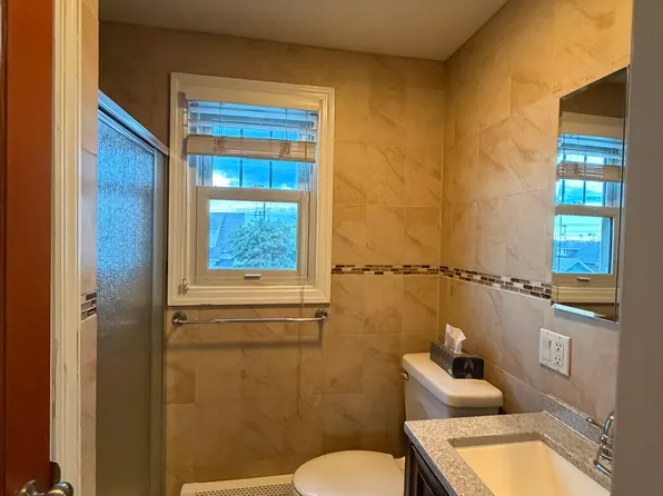 105 Dow Ave #2, Mineola, NY 11501