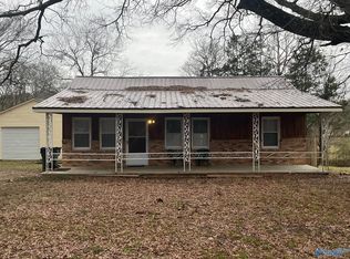 82 Cagle Rd, Hartselle, AL 35640