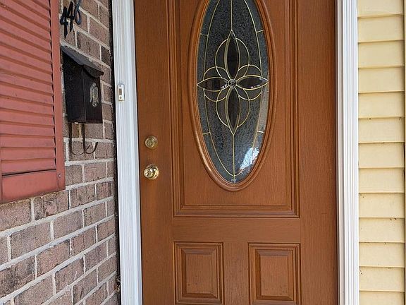4th image of 448 E Stoney Hill Ct