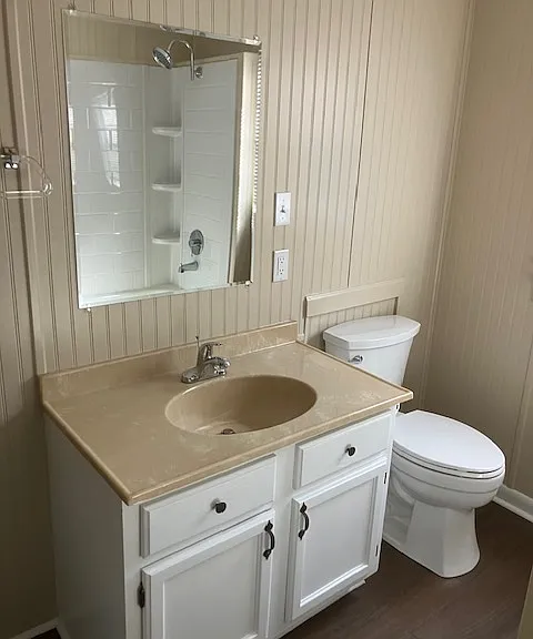 201 Rogers Cir — Photo 3