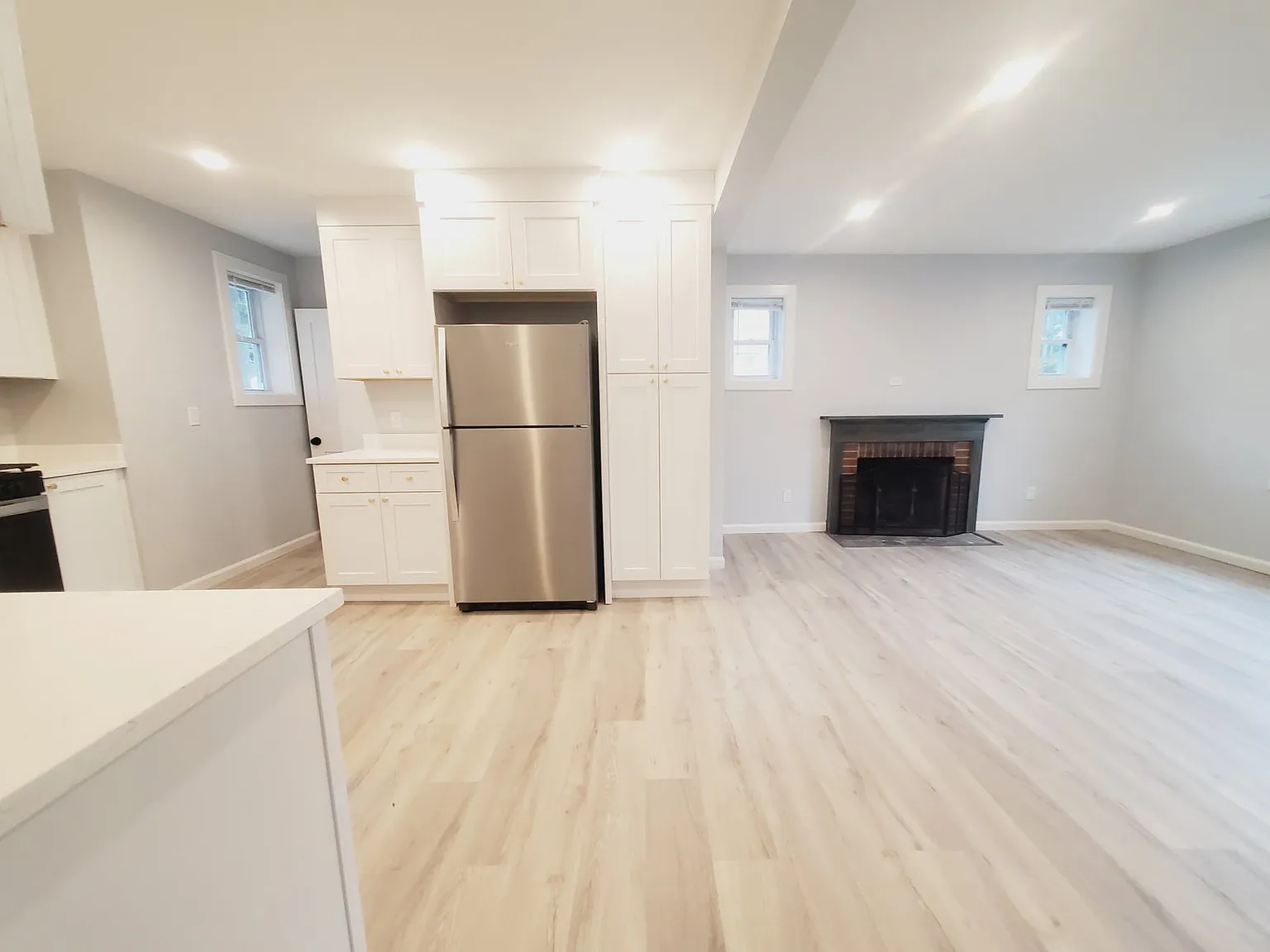 2 bed, 2.0 bath, 1560 sqft, $3,400 — Photo 4