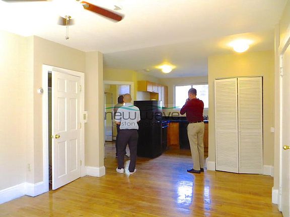 4th image of 149 Endicott St APT 1