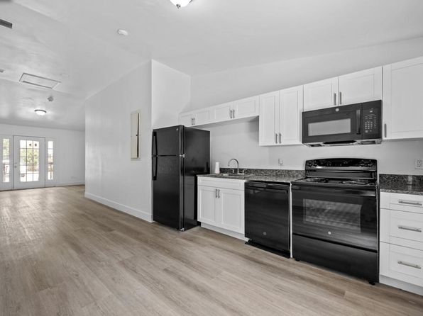 2218 Magnolia Cir #202