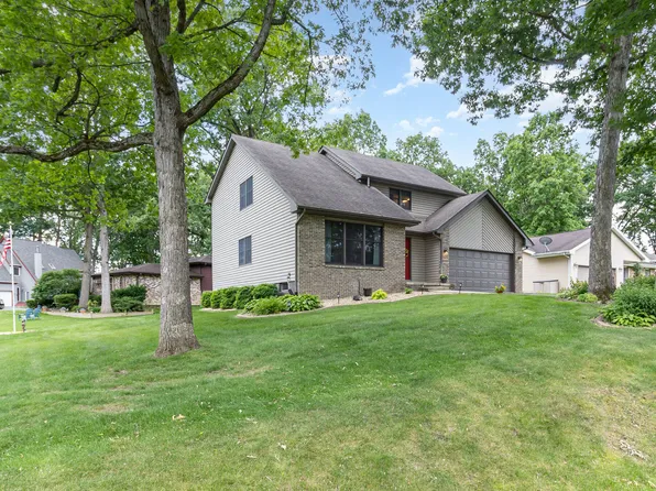 1989 Hidden Valley Dr, Crown Point, IN 46307