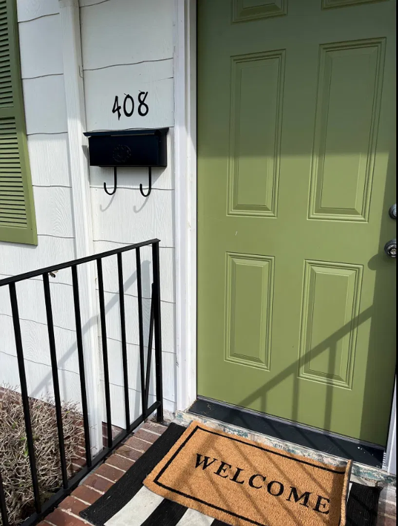 Elegant Downtown Augusta Cottage All Utilities Included — Photo 4