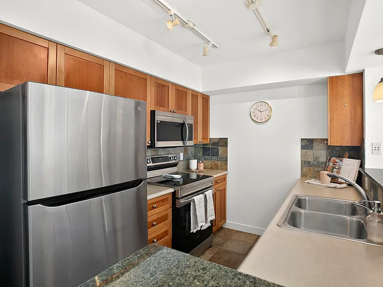 1545 NW 57th St #428 — Photo 7