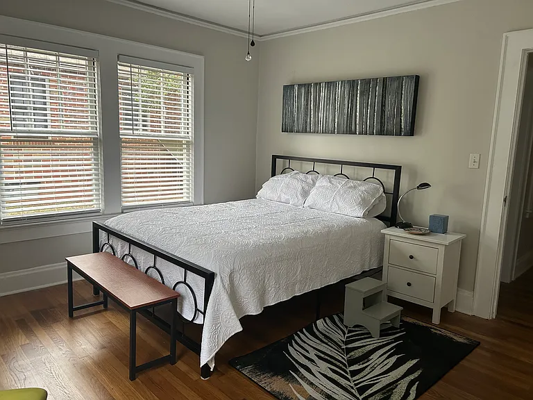 1809 Thompson Ave — Photo 6