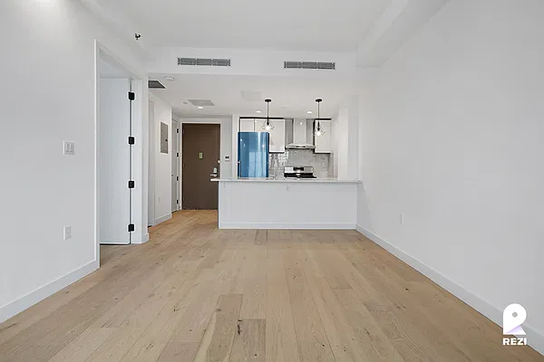 Rented by REZI | media 4