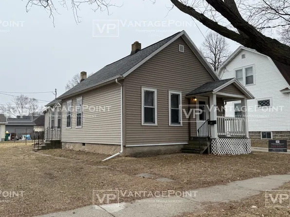 883 3rd St, Green Bay, WI 54304