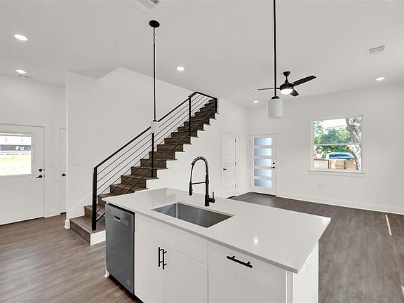 3rd image of 7603 Carver Ave #1-A