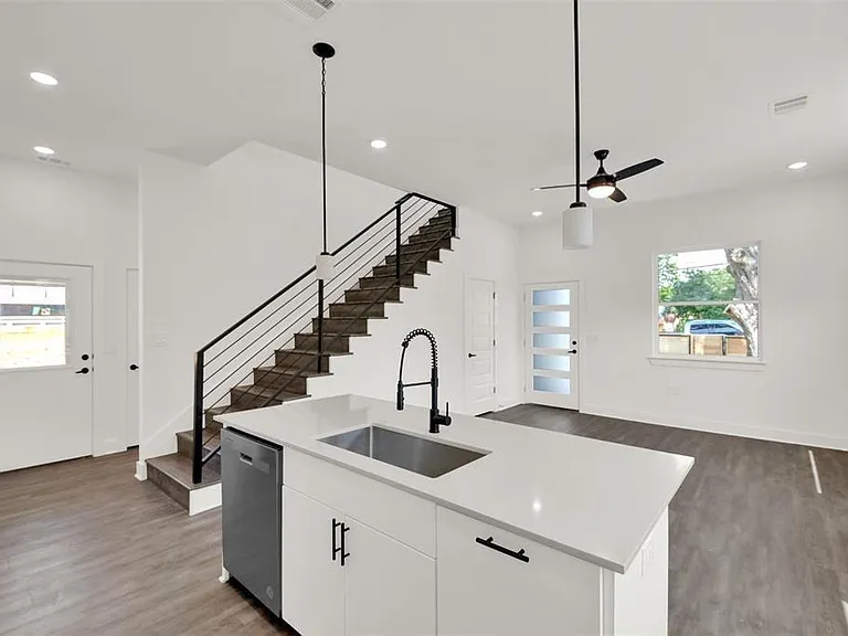 7603 Carver Ave #1-A — Photo 4