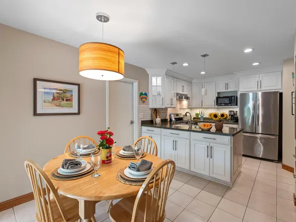 14072 West Tiffany PLACE, New Berlin, WI 53151
