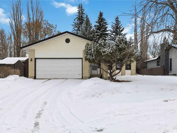 202 Verbeke CRESCENT, Saskatoon, SK S7J 3L8