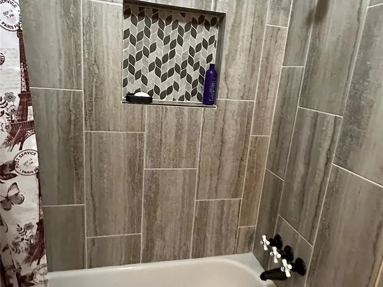 8607 Knoll Forest Dr — Photo 18
