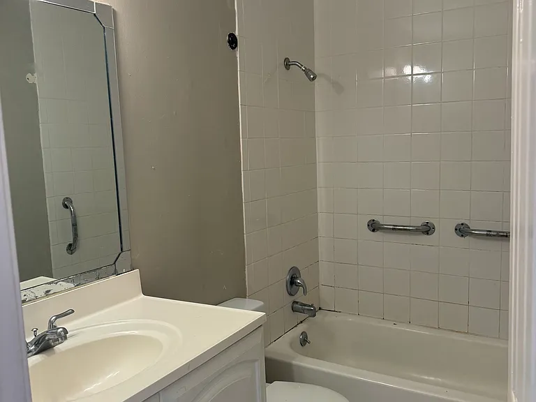 411 N Halifax Ave #204 — Photo 19