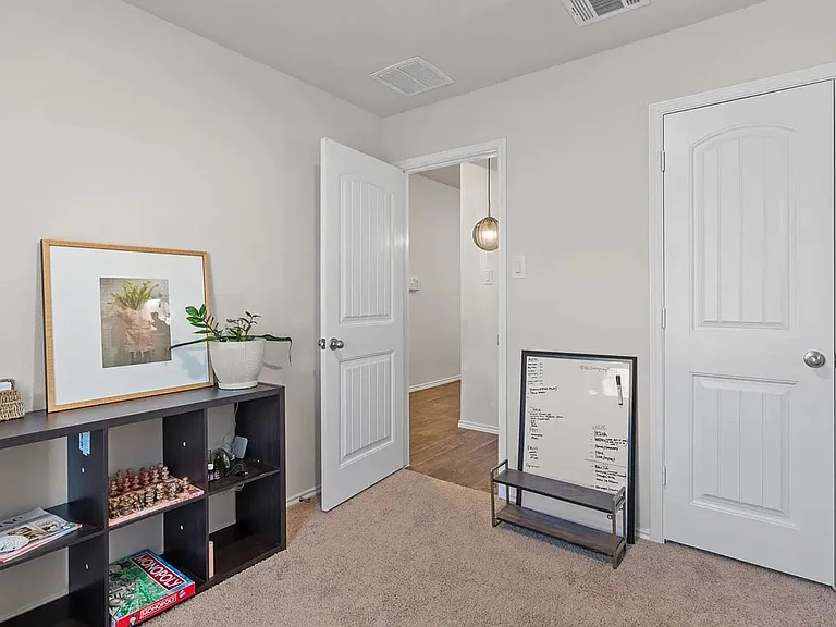 124 Brody Ln — Photo 10