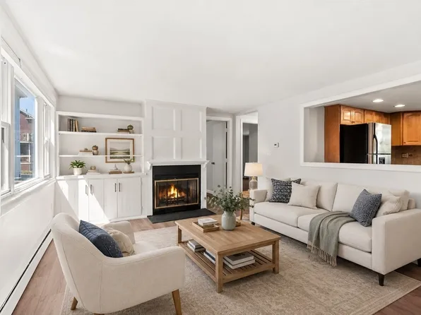 121-121 R Elm St #2, Marblehead, MA 01945