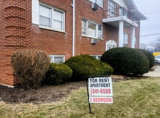 7802 43rd St #2, Lyons, IL 60534