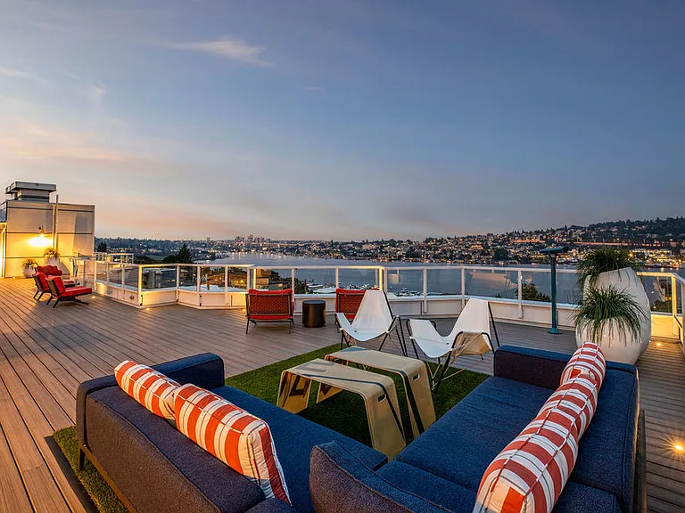 The Summit at Lake Union — Photo 2