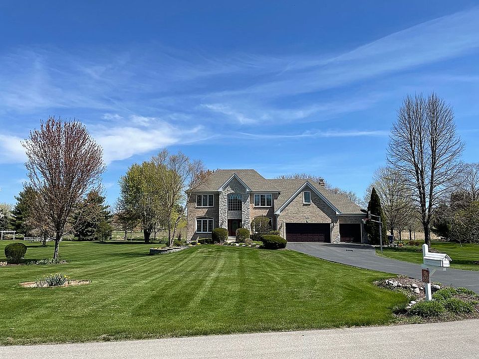 1.27 Acre lot. Large sidelot
