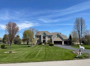 5N659 Farrier Point Ln, St Charles, IL 60175