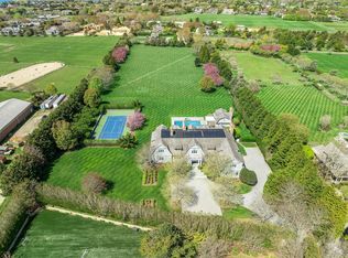 672 Halsey Ln, Water Mill, NY 11976