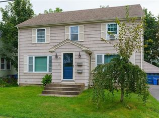 38 Freeborn St, Middletown, RI 02842