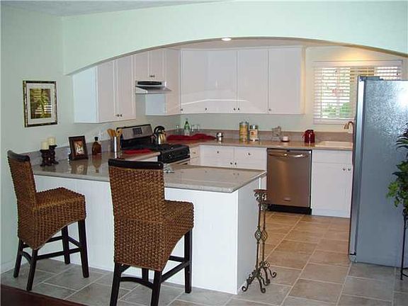4th image of 931 Karen Ct