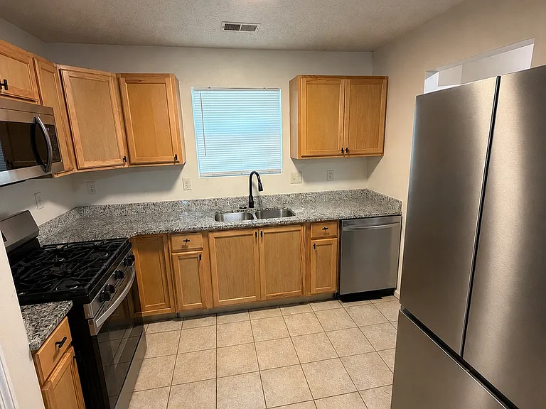5160 Scarbrough Ln — Photo 3