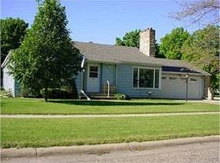 211 W 5th St, Sumner, IA 50674