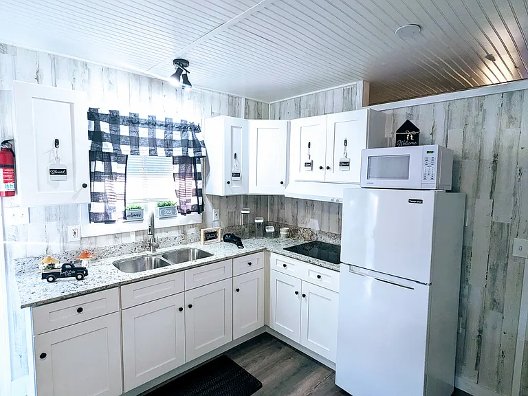 Tiny Apartment Rentals — Photo 63