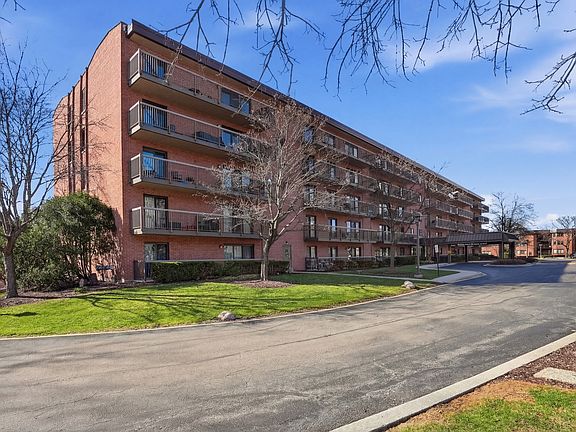 2nd image of 6443 Clarendon Hills Rd APT 402