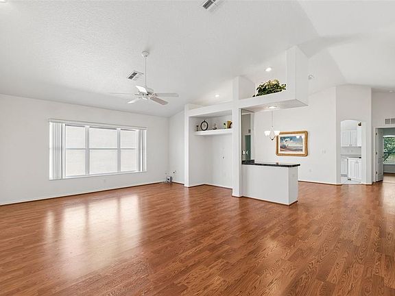 4th image of 284 Royal Palm Way