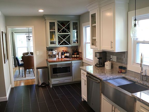 5th image of 1015 W 77th St